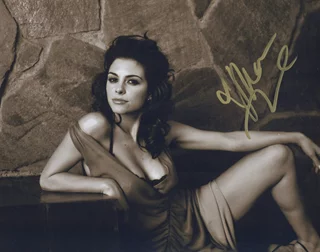 Maria Menounos autograph