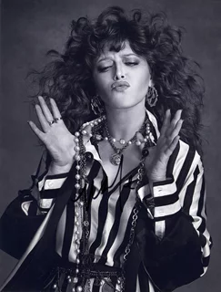 Natasha Lyonne autograph