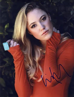 Maika Monroe autograph