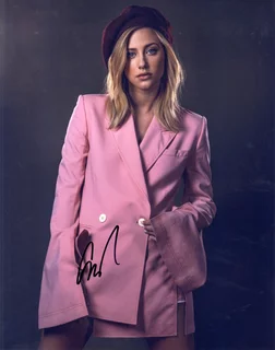 Lili Reinhart autograph