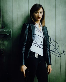 Rashida Jones autograph