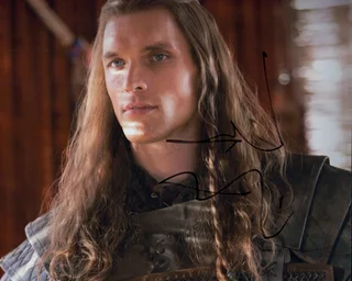 Ed Skrein autograph
