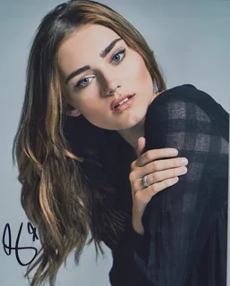 Meg Donnelly autograph