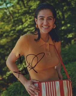 Amelia Hamlin autograph