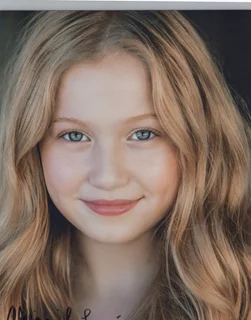 Abigail Zoe Lewis autograph