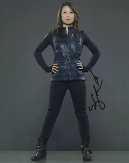 Ming-Na autograph