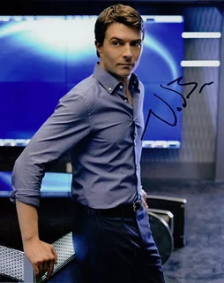 Noah Bean autograph