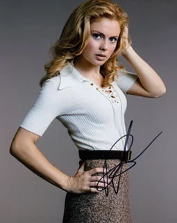 Rose McIver autograph
