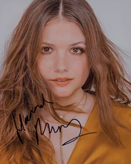 Hannah Murray autograph
