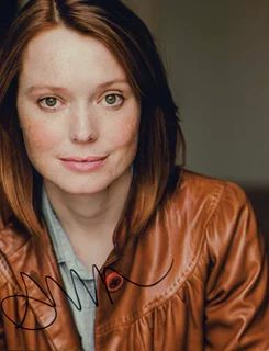 Samantha Sloyan autograph