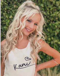 Kami Couch autograph