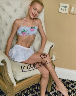 Kami Couch autograph