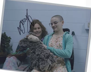 Joey King autograph