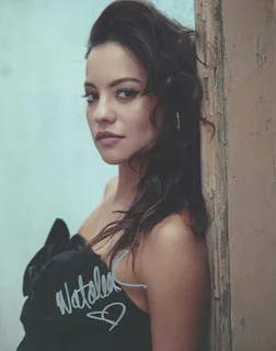 Natalia Reyes autograph
