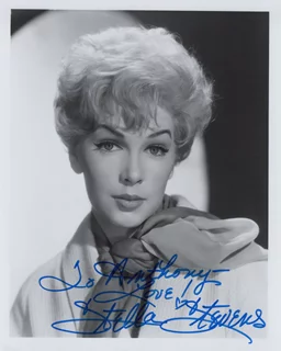 Stella Stevens autograph