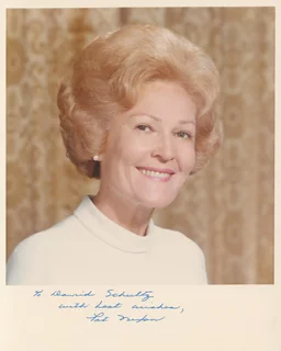 Pat Nixon autograph