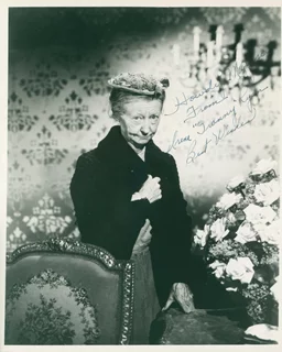 Irene Ryan autograph