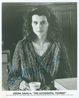 Geena Davis autograph