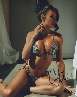 Corrie Yee autograph