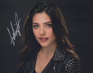 Lily Richards autograph