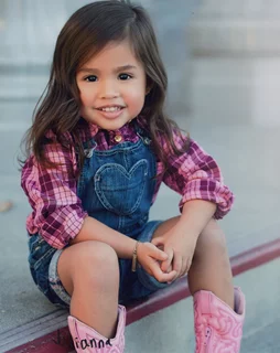 Juliana Gamiz autograph