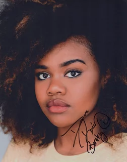 Dara Renee autograph