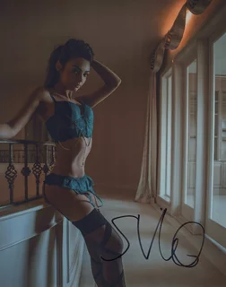 Stephanie Vino autograph