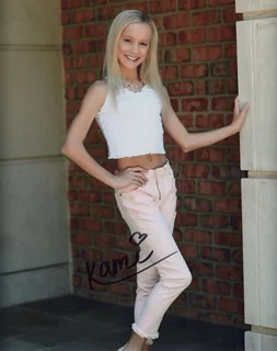 Kami Couch autograph