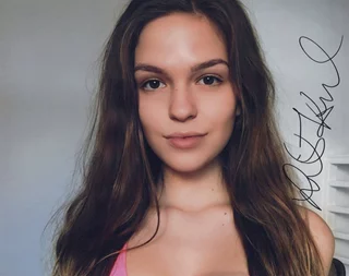 Lily Kincade autograph