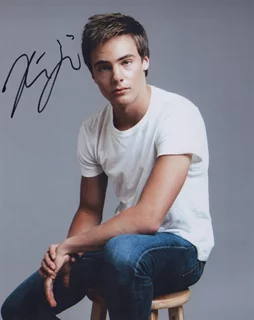 Kevin Quinn autograph