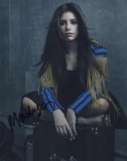 Madisyn Shipman autograph