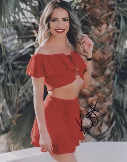 Kristina Urribarres autograph