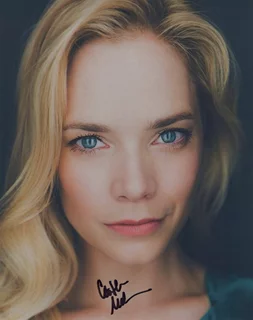 Caitlin Mehner autograph