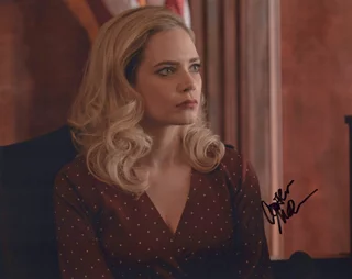 Caitlin Mehner autograph