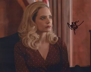 Caitlin Mehner autograph