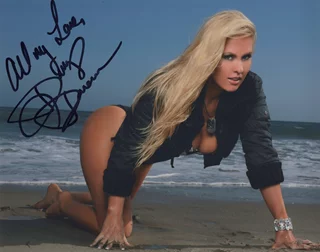 Darcy Donavan autograph