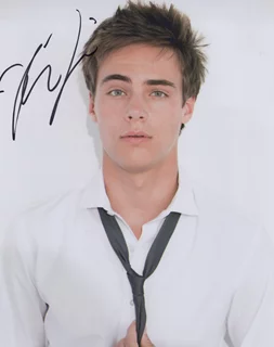 Kevin Quinn autograph