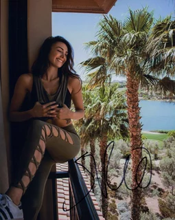 Stephanie Vino autograph