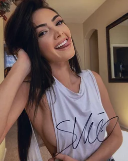 Stephanie Vino autograph