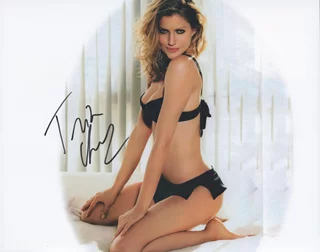 Tricia Helfer autograph