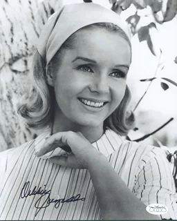 Debbie Reynolds autograph