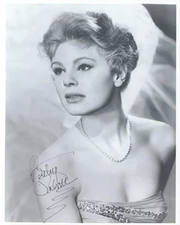 Betsy Palmer autograph