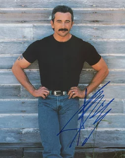 Aaron Tippin autograph