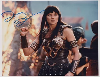 Lucy Lawless autograph