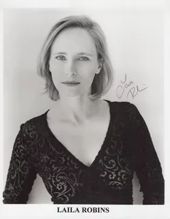 Laila Robins autograph