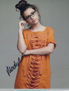 Madisyn Shipman autograph