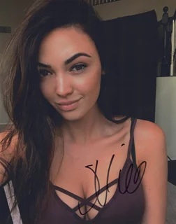 Stephanie Vino autograph