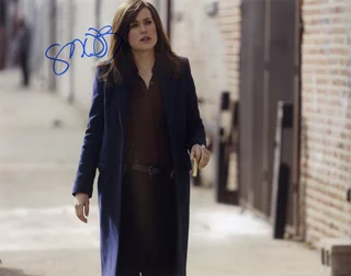 Megan Boone autograph