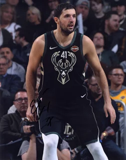 Ersan Ilyasova autograph