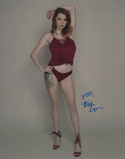 Riah Lynn autograph